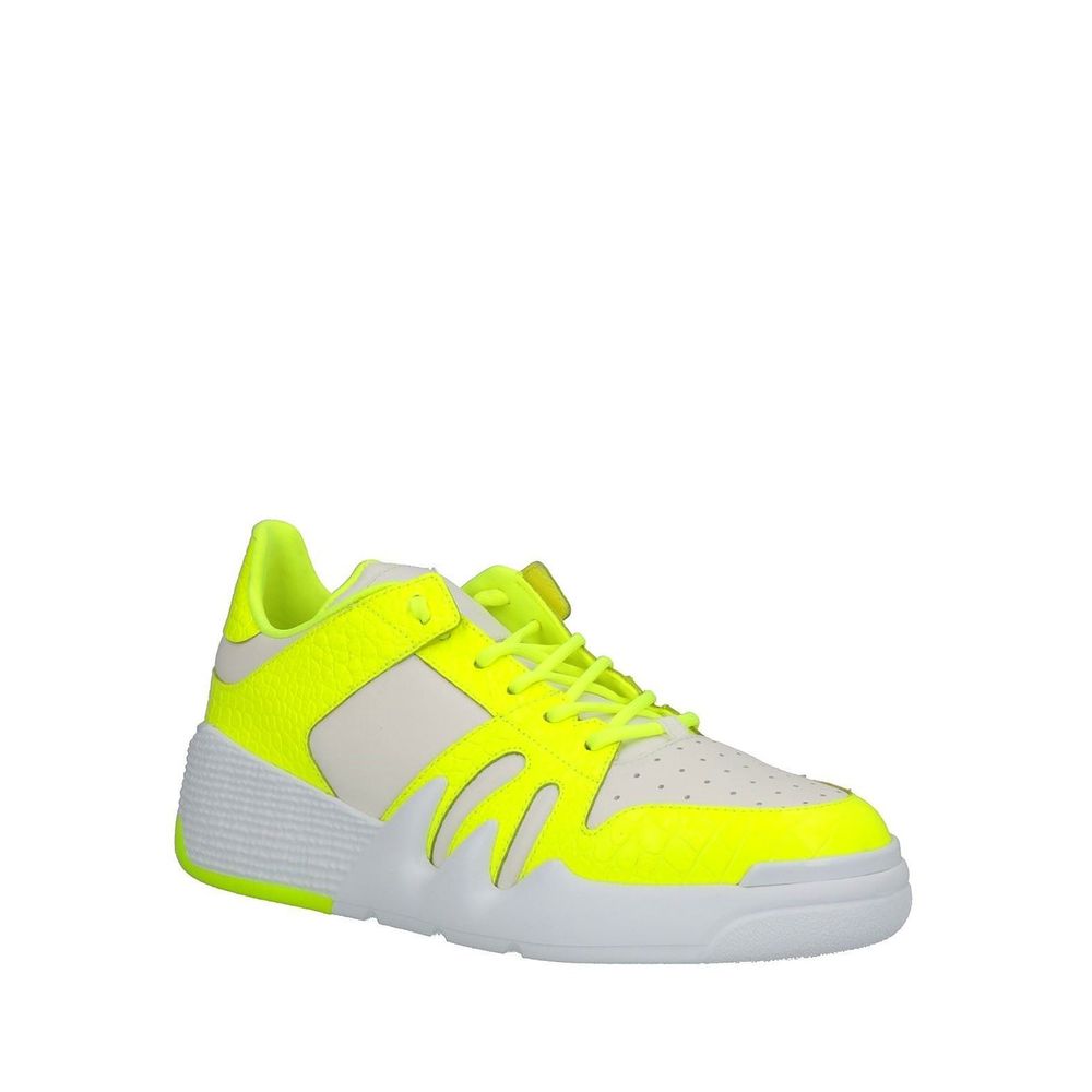 Low-top leather sneakers