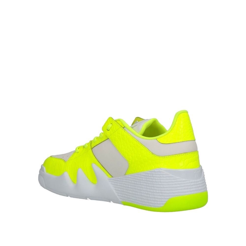 Low-top leather sneakers