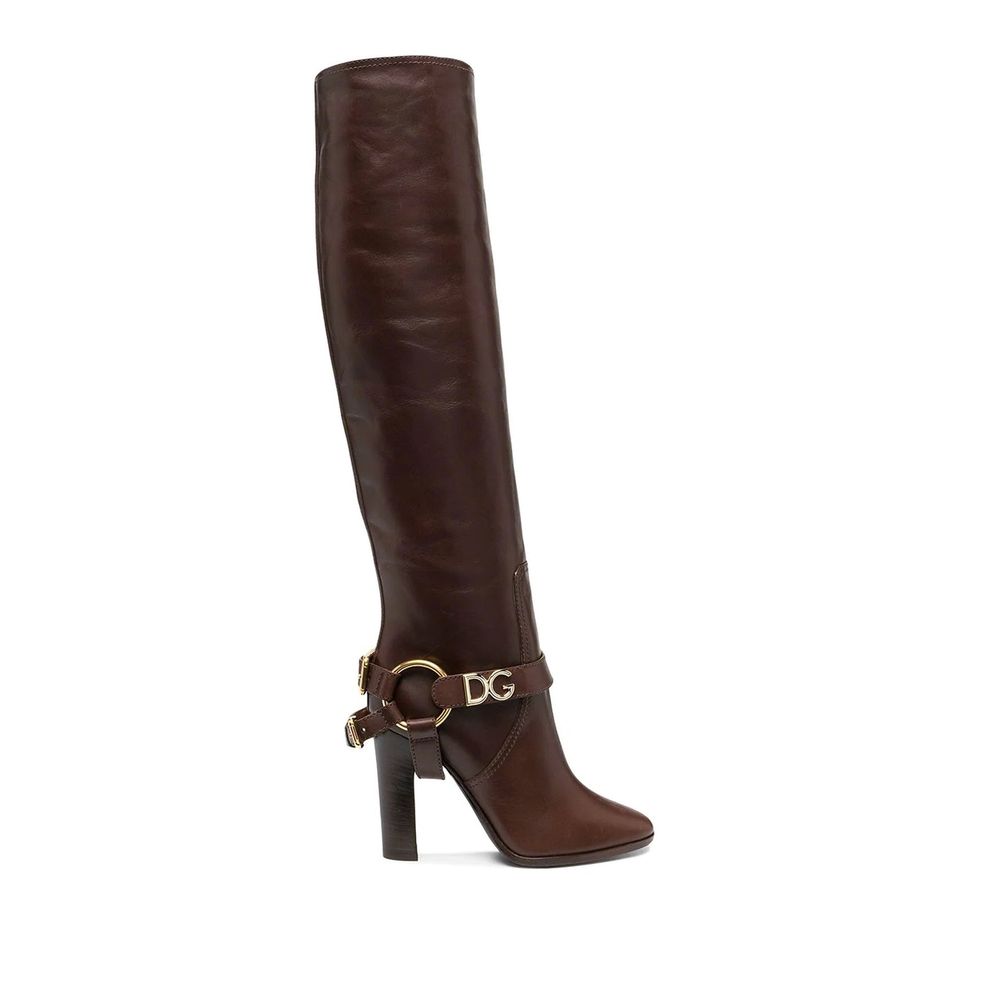 Brown calfskin boots