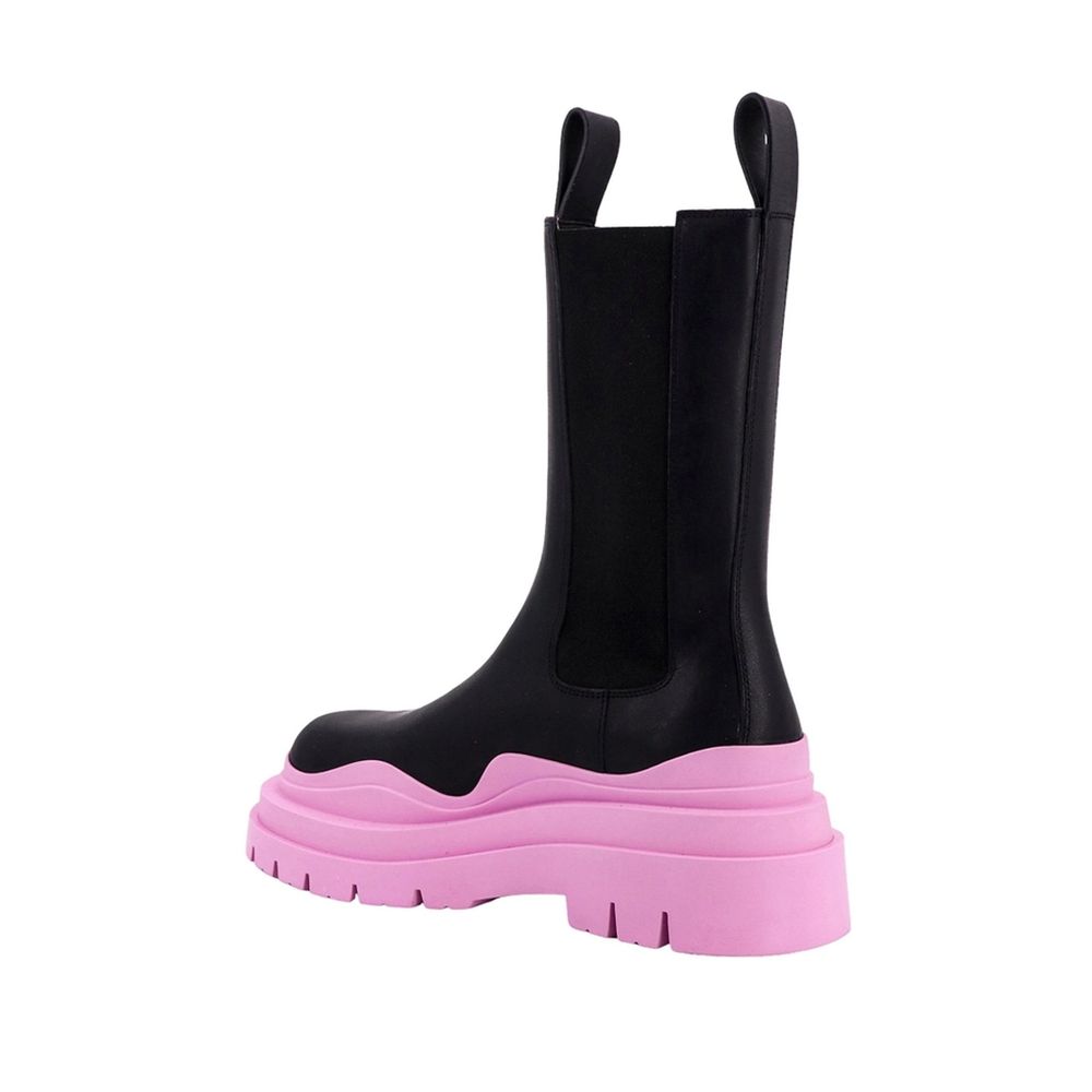 Black calfskin Chelsea boots