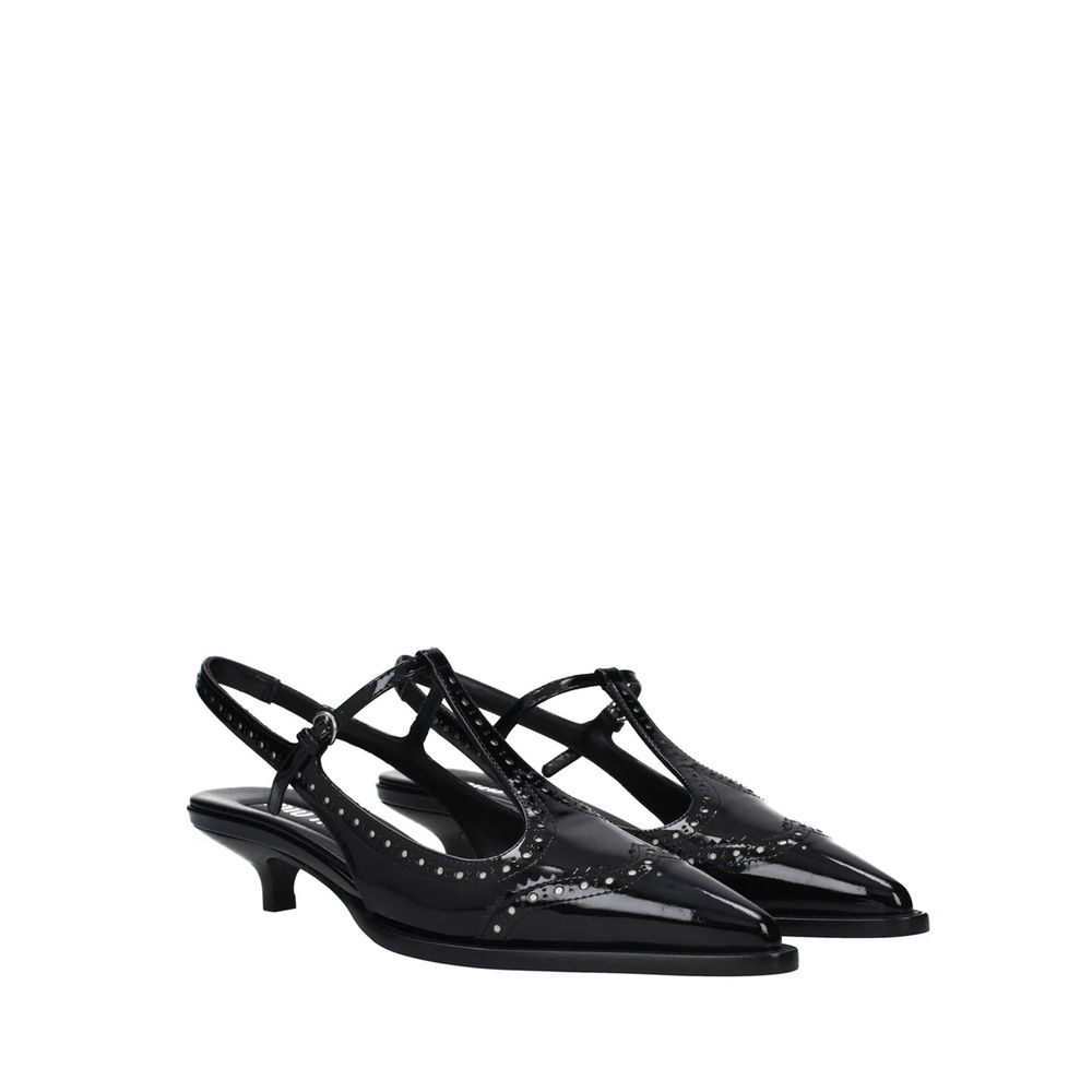 Leather pumps with a medium heel