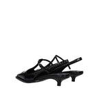 Leather pumps with a medium heel