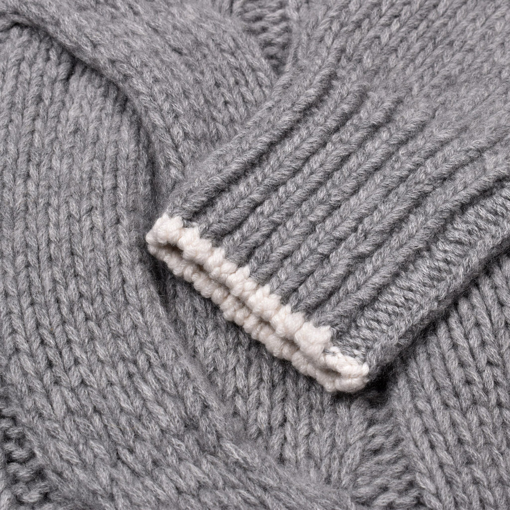 Maglione in cashmere grigio
