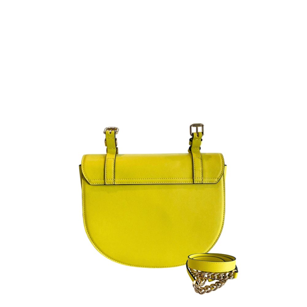 Shoulder bag with flap closure