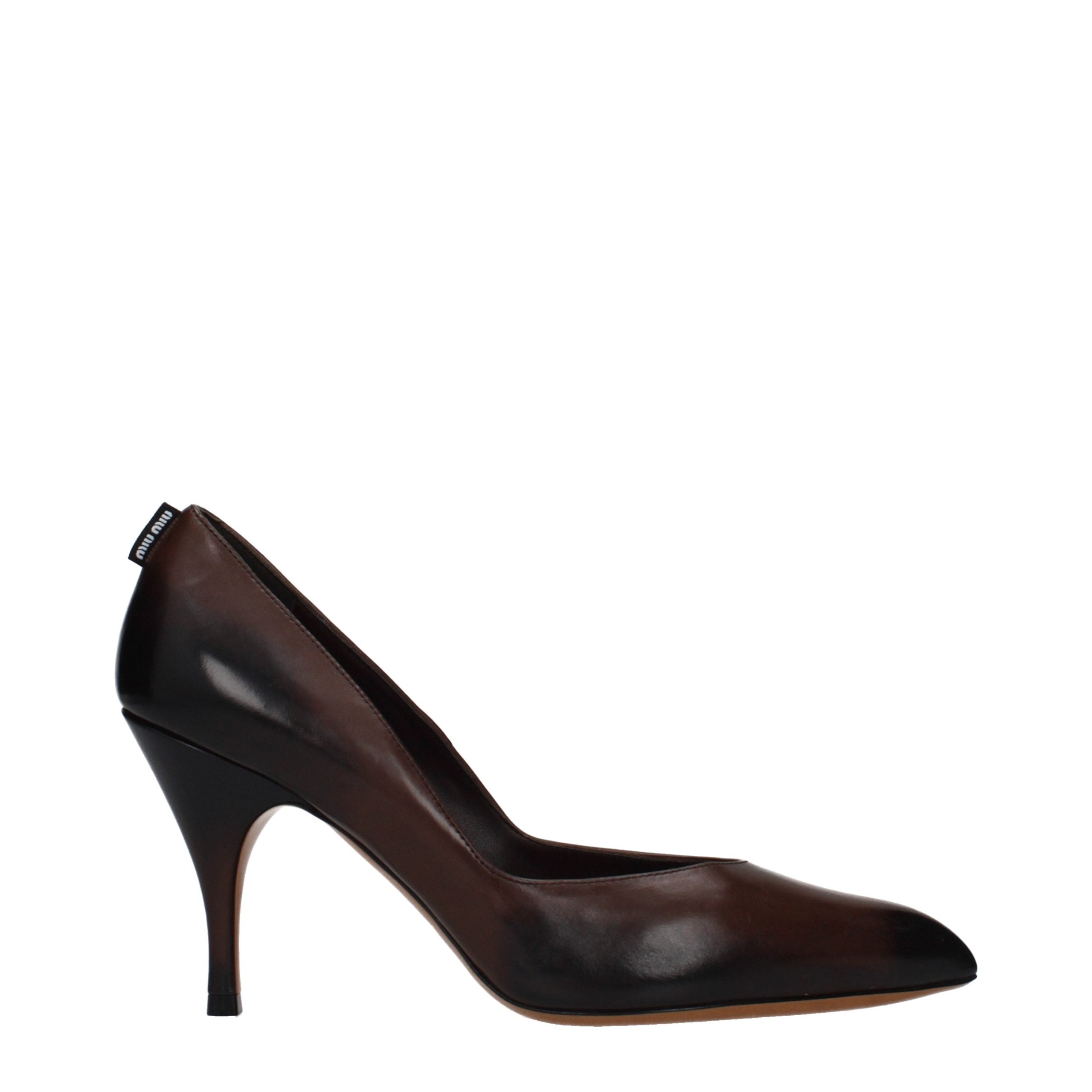 Brown leather high-heeled pumps