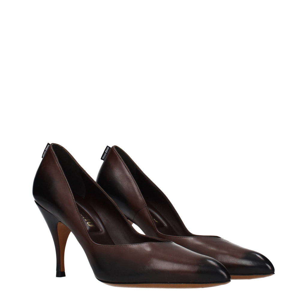 Brown leather high-heeled pumps