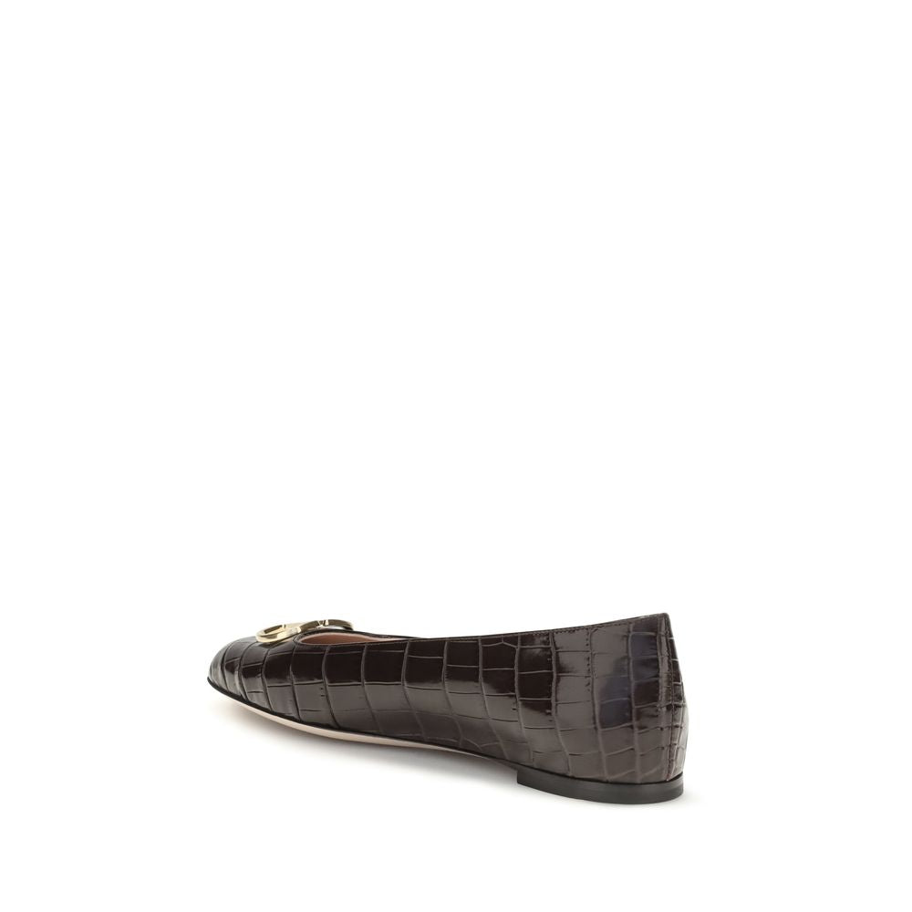 VLogo ballet flats