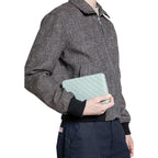 Pochette con effetto intrecciato
