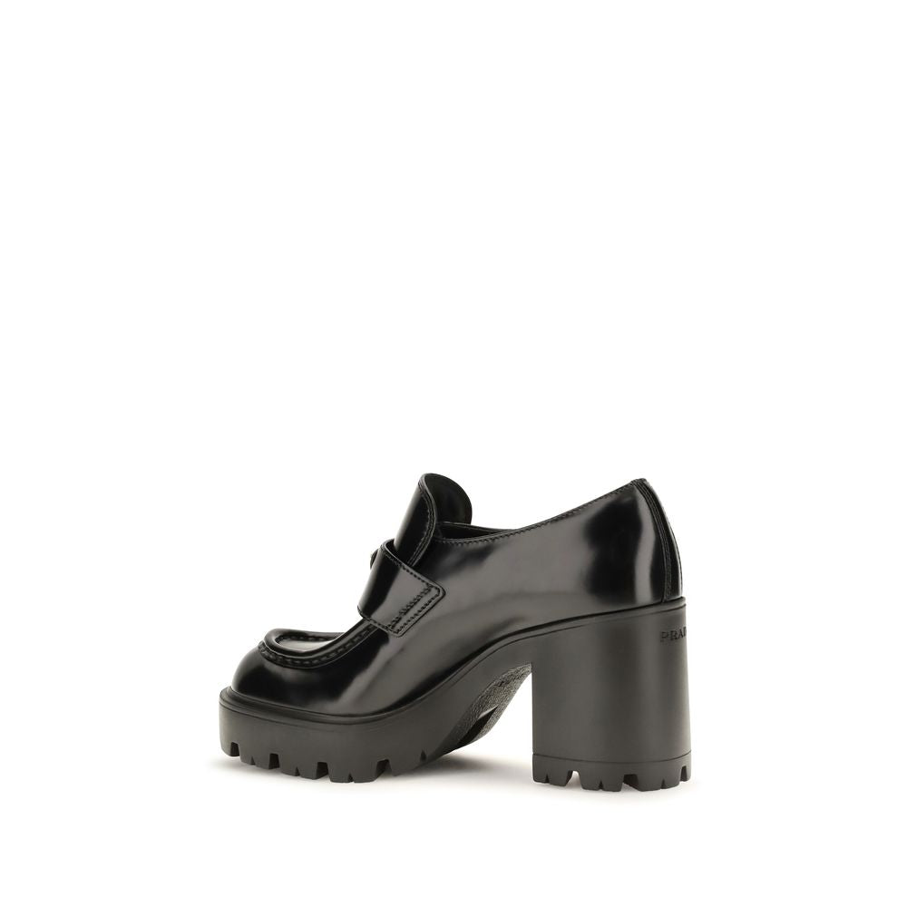 Heeled leather loafers