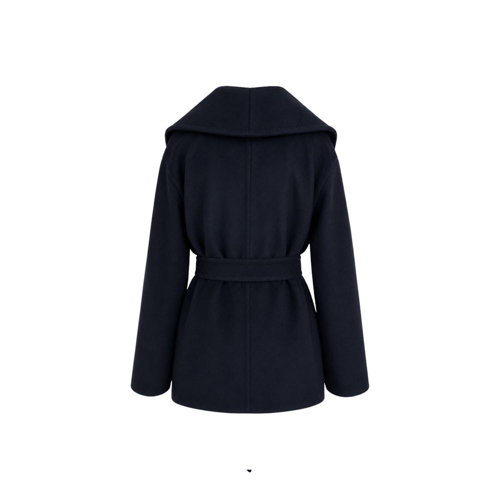 Jacket with removable belt