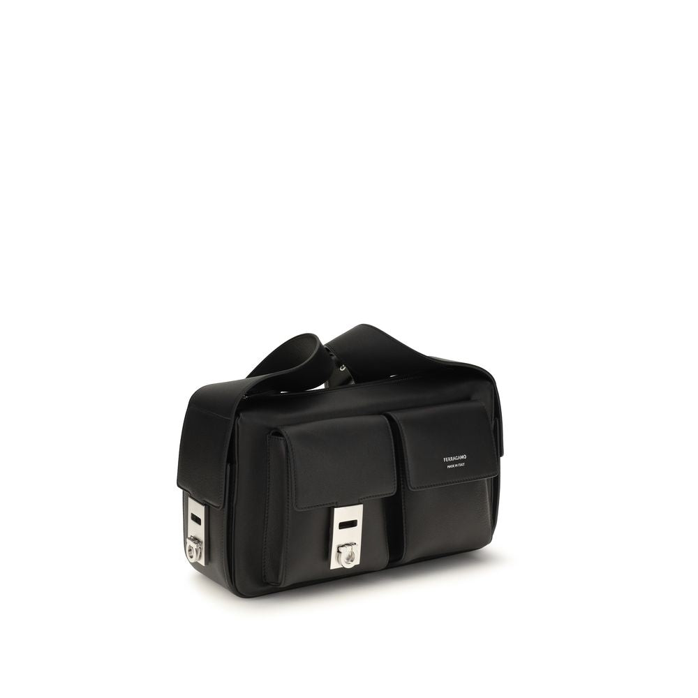 Utility Hug Buckle shoulder bag