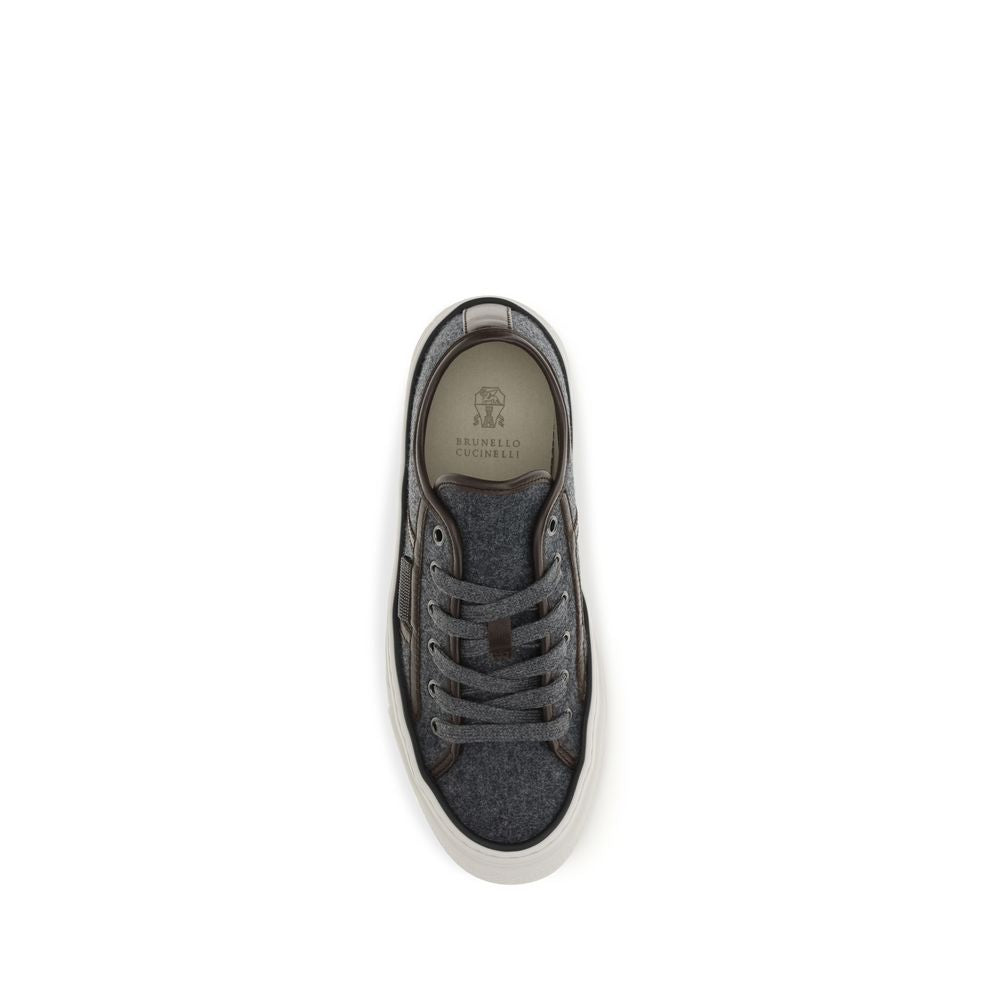 Sneakers in suede