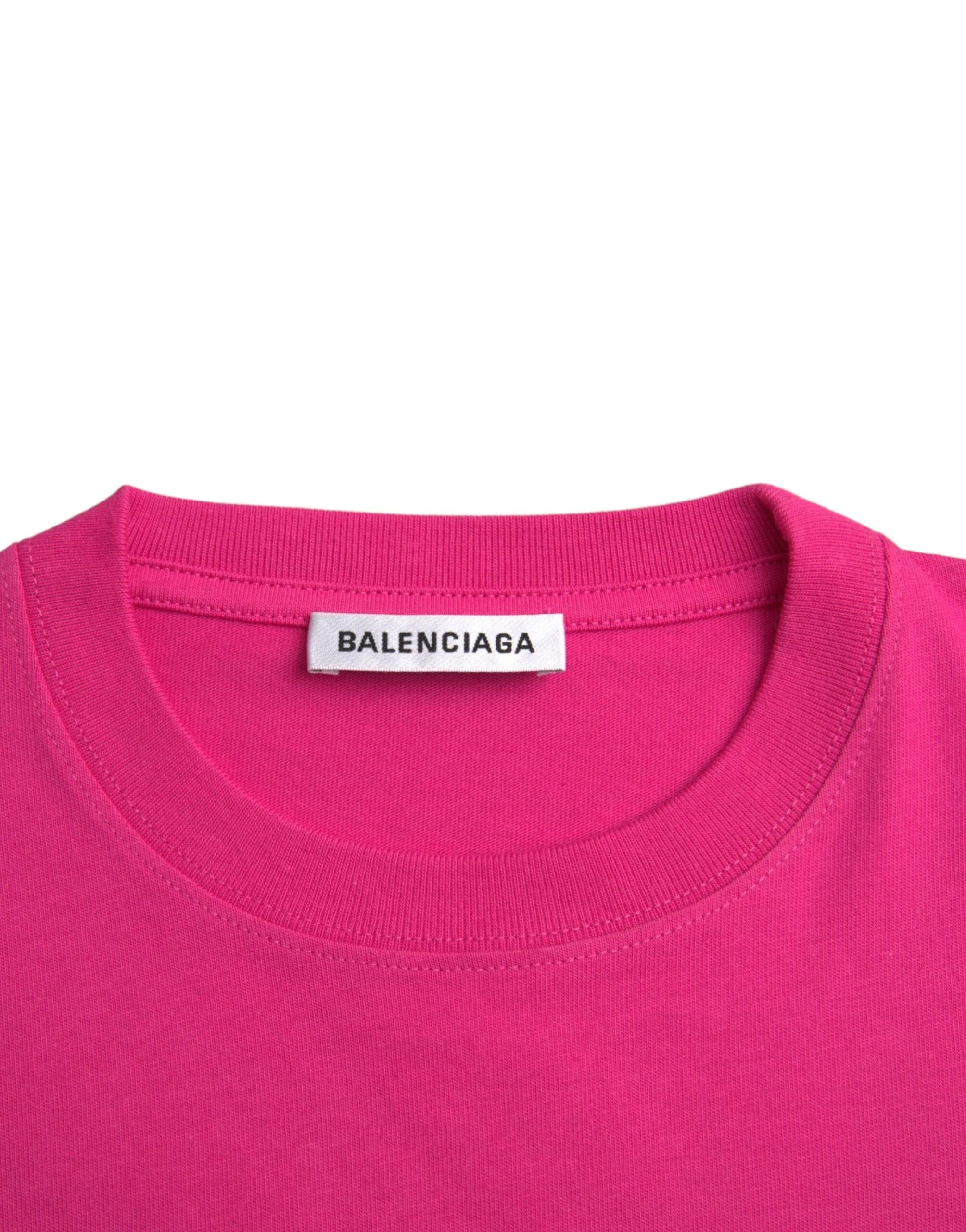 Pink short-sleeved cotton T-shirt with a round neck