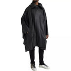 Trench da uomo in pelle nera con cappuccio