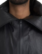 Trench da uomo in pelle nera con cappuccio