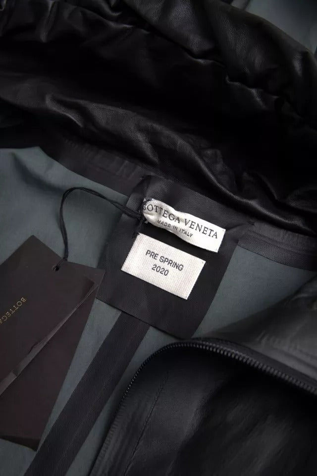 Trench da uomo in pelle nera con cappuccio